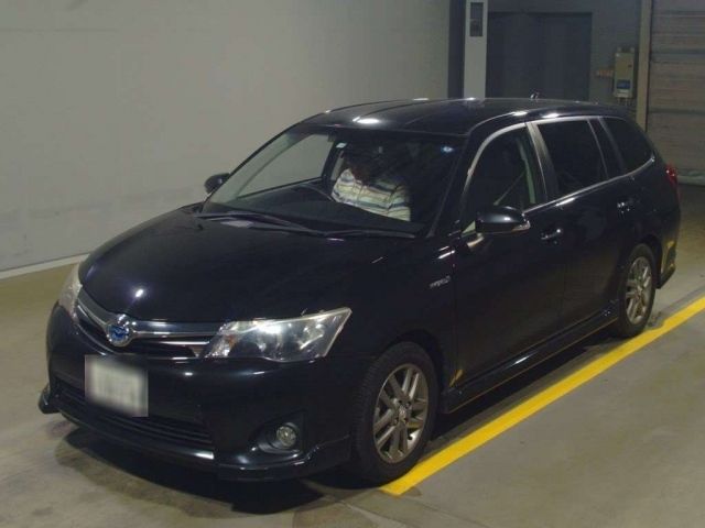 589 Toyota Corolla fielder NKE165G 2013 г. (TAA Yokohama)